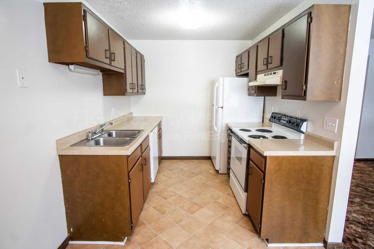 706 E Inskip Dr #7 - Photo 3 of 9