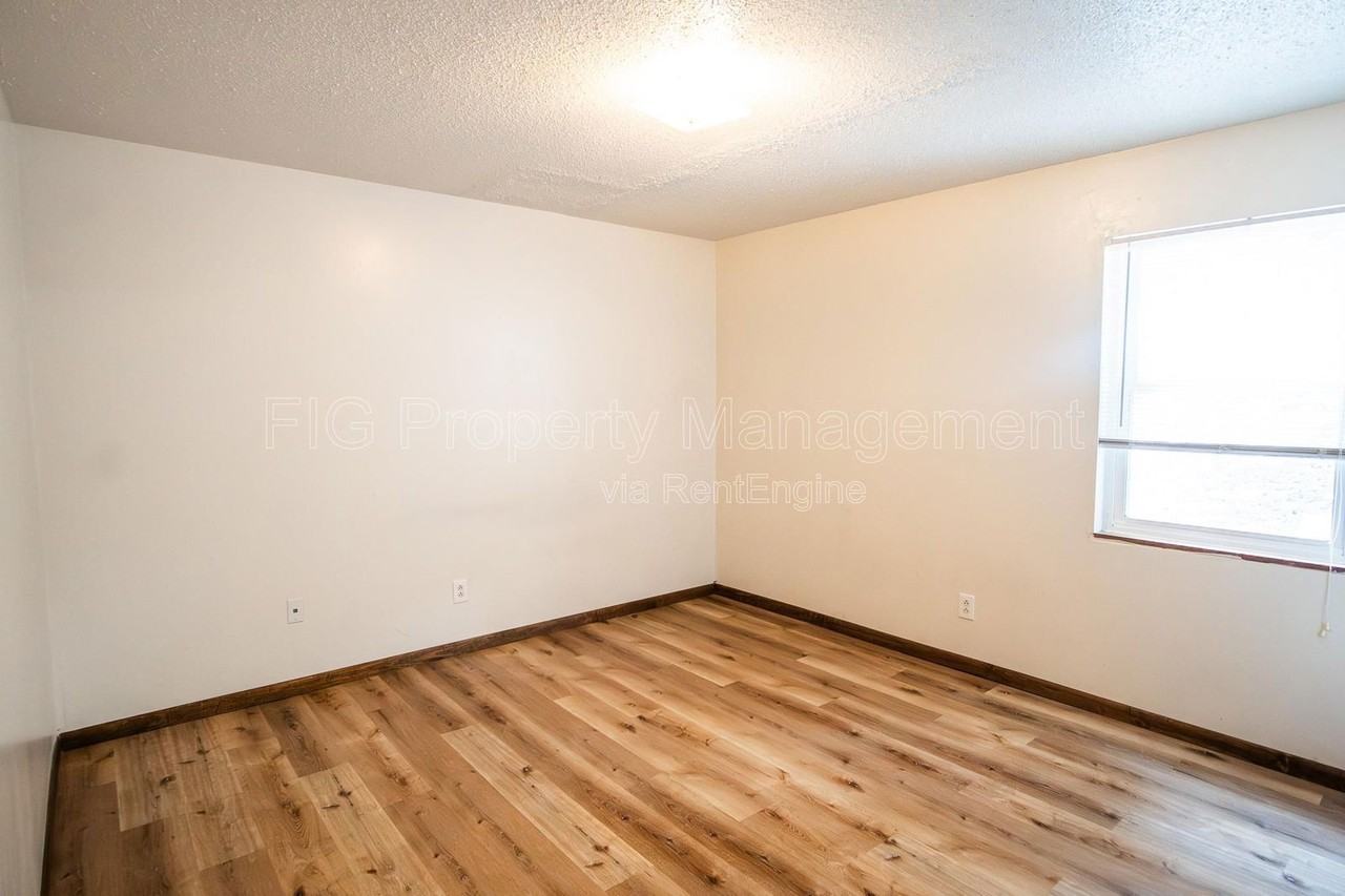 706 E Inskip Dr #7 - Photo 5 of 9