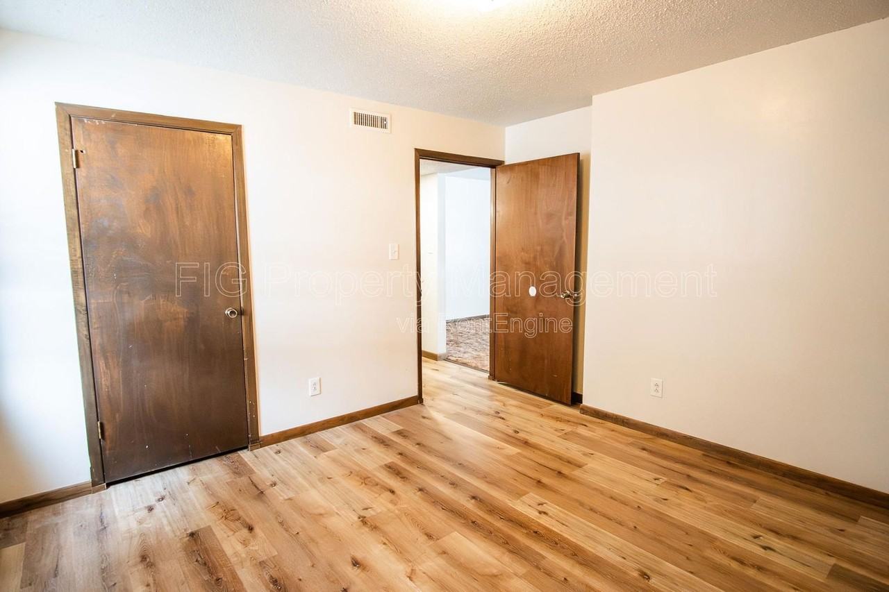 706 E Inskip Dr #7 - Photo 6 of 9