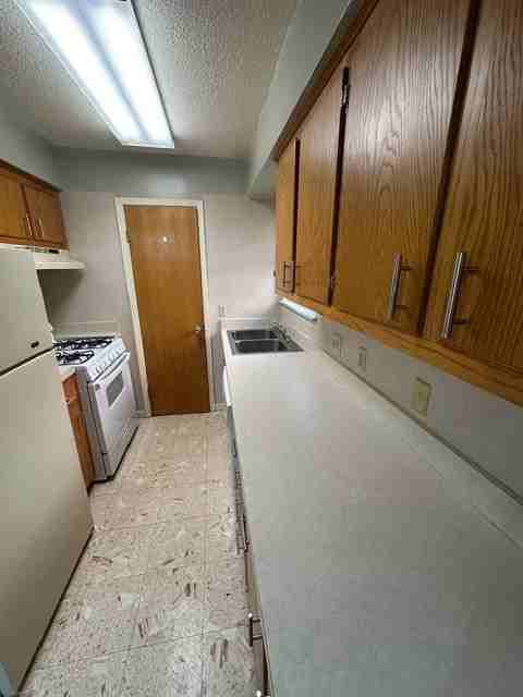 3612 Hawthorne Dr - Photo 5 of 10