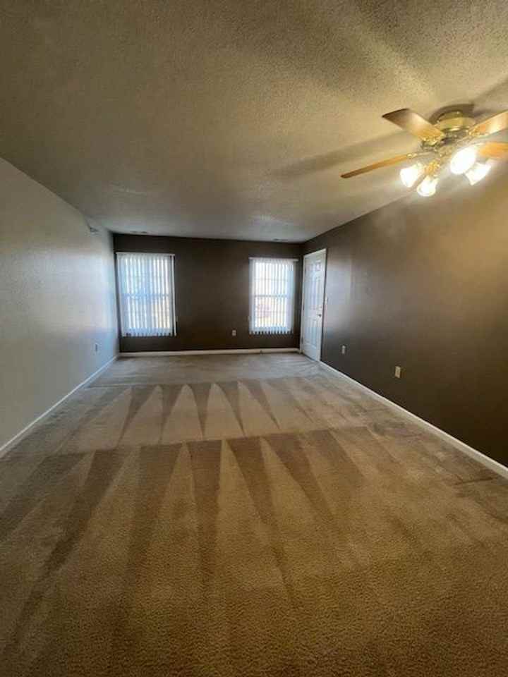 Ashley Square Apartments - Photo 5 of 41