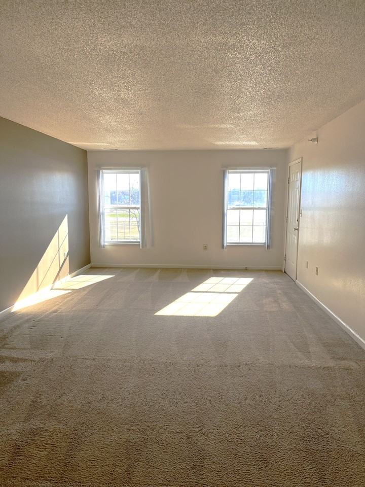 Ashley Square Apartments - Photo 6 of 41