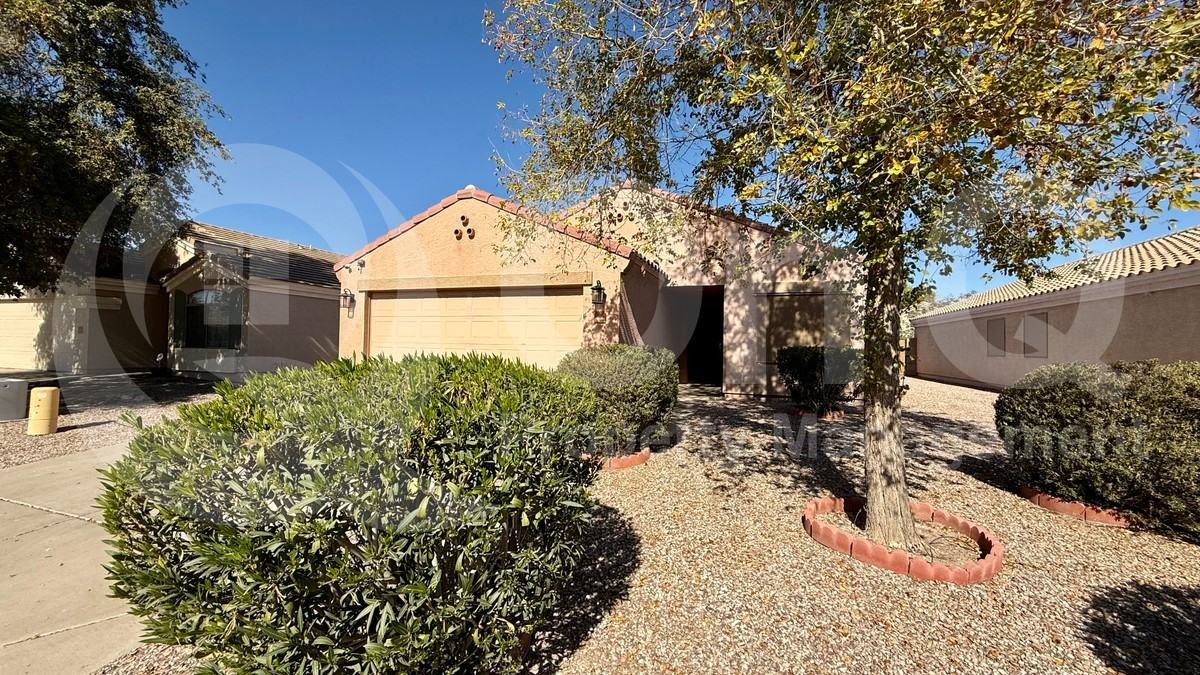 10610 W Hughes Dr - Photo 2 of 19