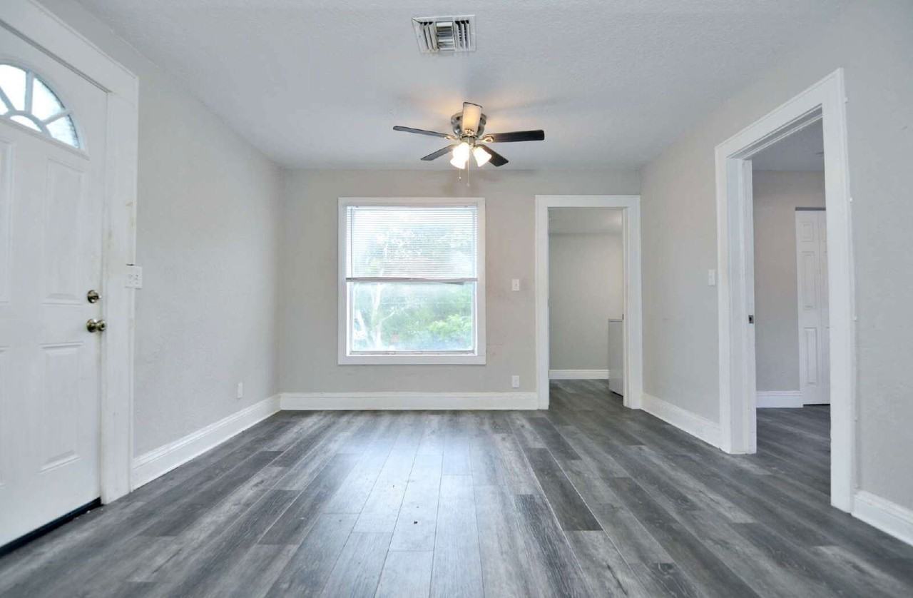 912 Hart St #B - Photo 5 of 24