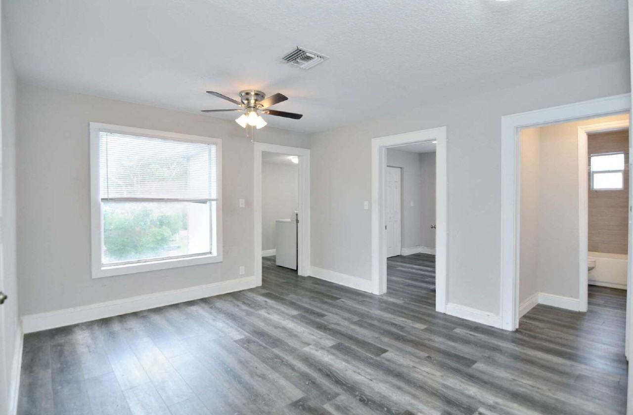 912 Hart St #B - Photo 6 of 24