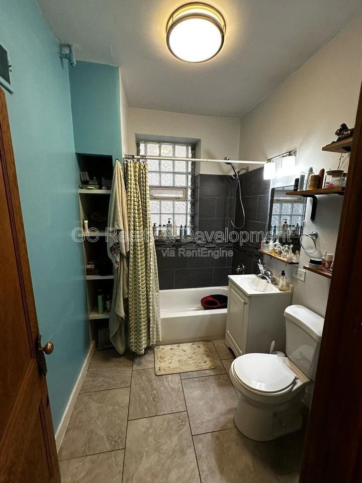 2931 W 24th Blvd #1 - Photo 6 of 7