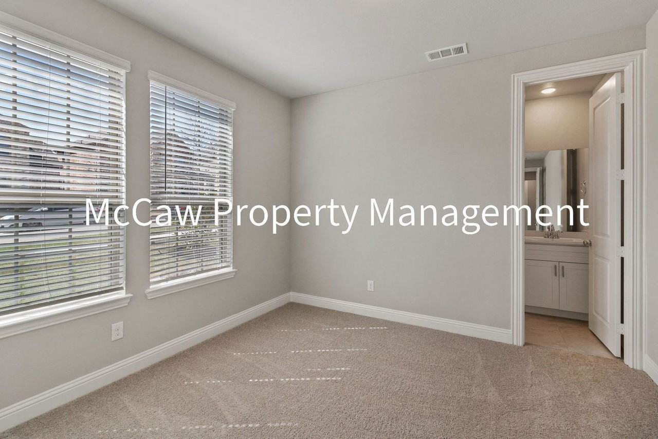 9698 Staffordshire Rd - Photo 2 of 17