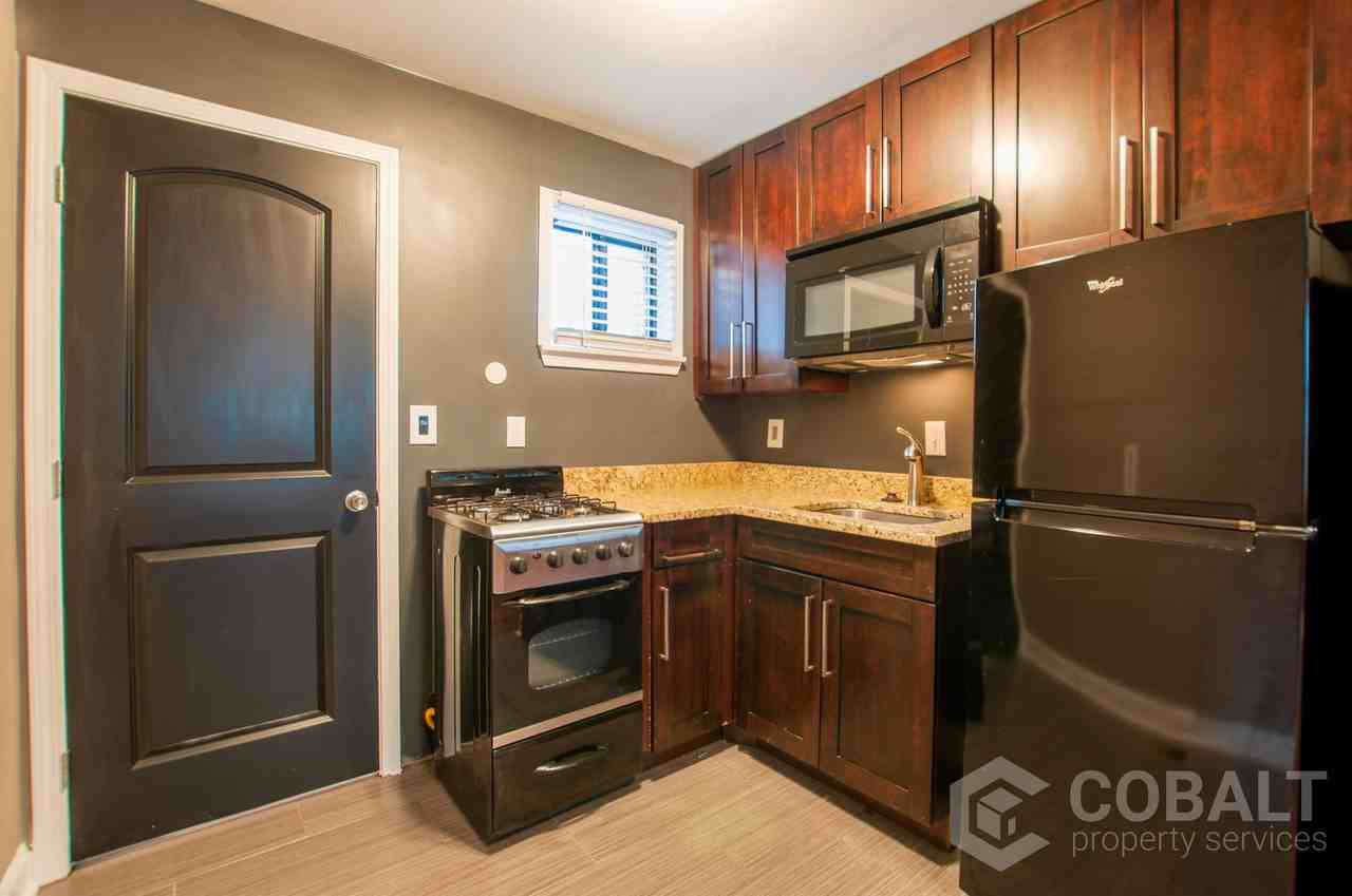 755 Saint Charles Ave Ne #1 - Photo 5 of 17