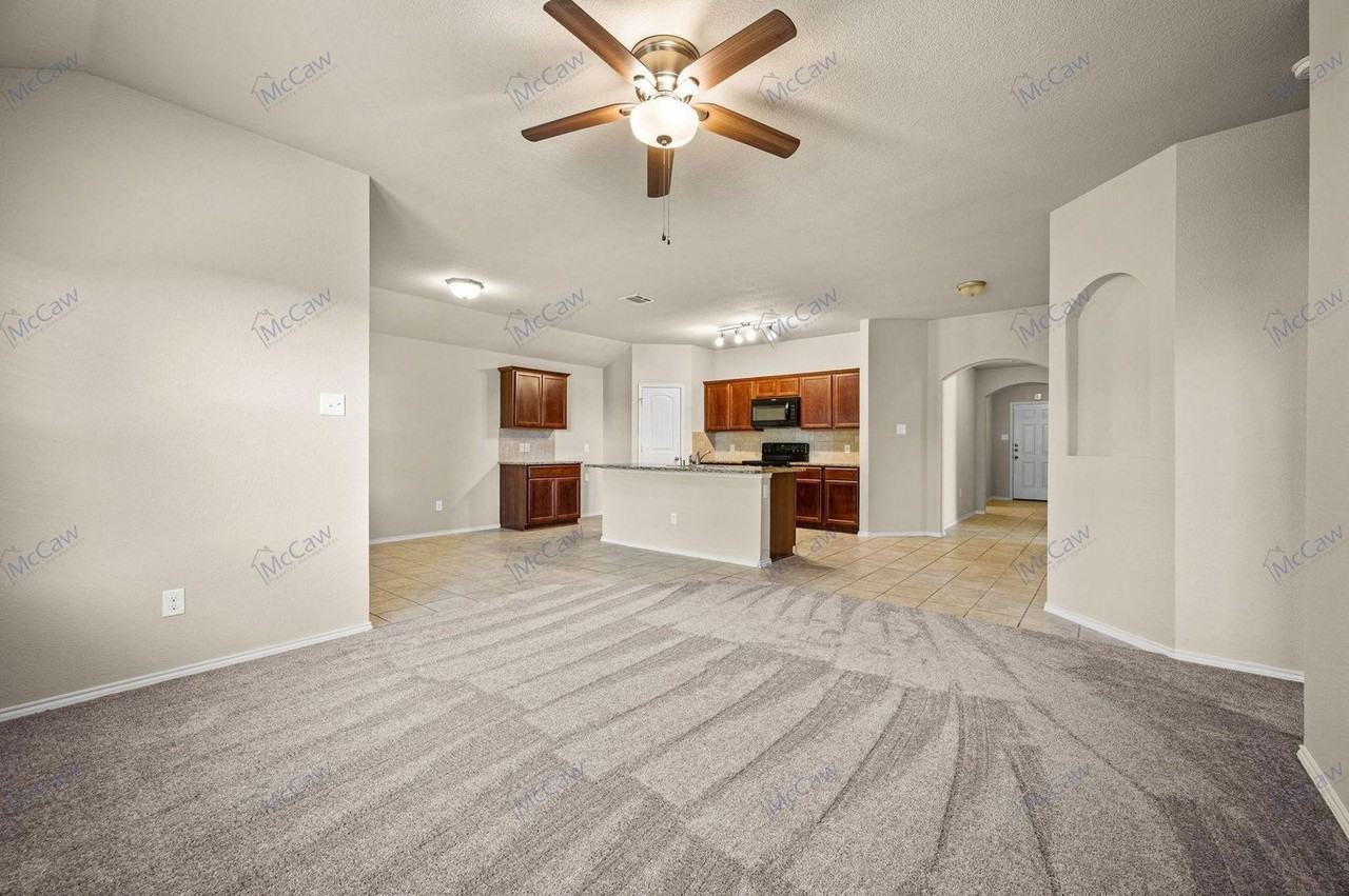 2492 Saldana Dr - Photo 6 of 24