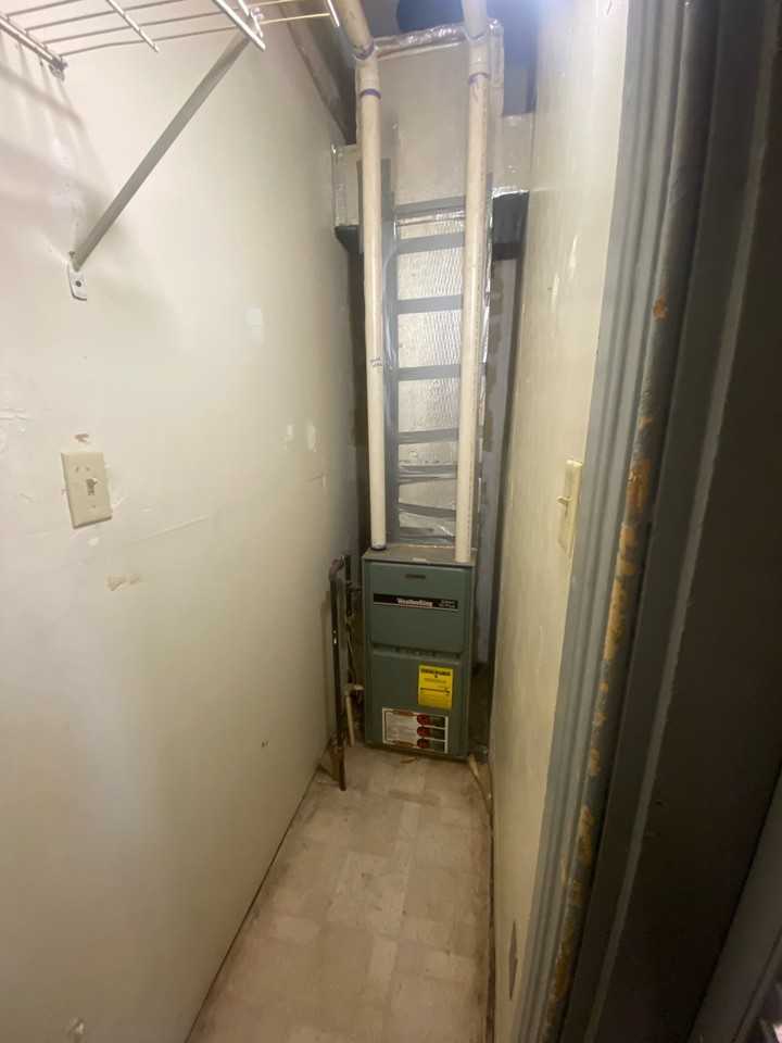 402 E Market St #2R - Photo 6 of 13