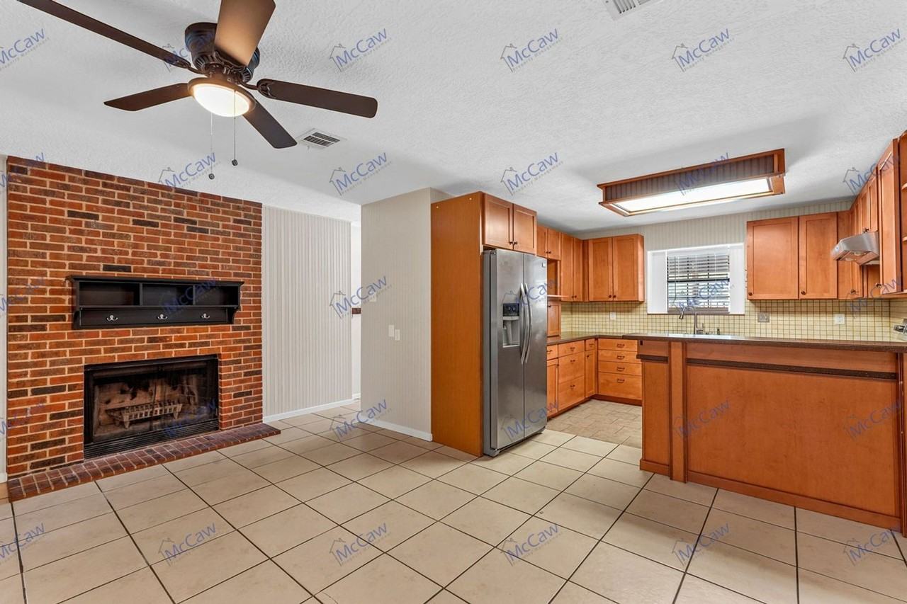 606 Oak Ridge Ct - Photo 5 of 23