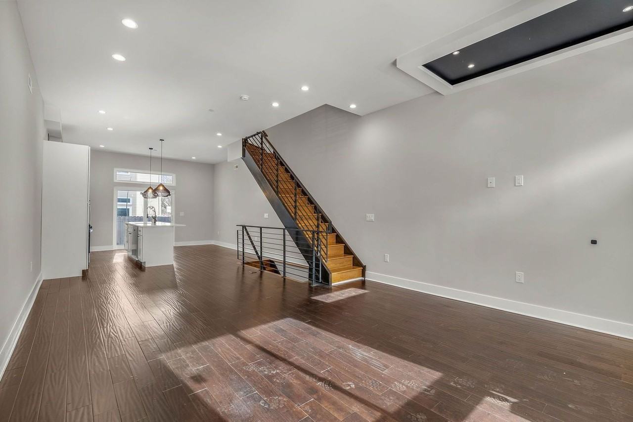 1645 W Cabot St - Photo 7 of 32