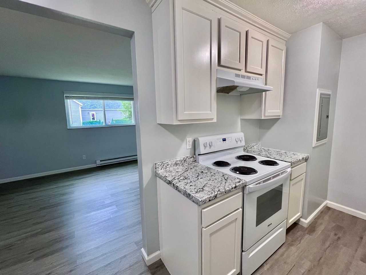 22 Washington Ave #4 - Photo 3 of 13