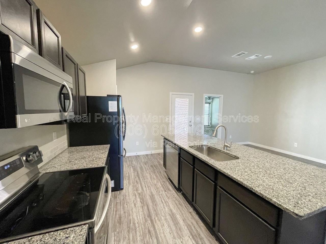 3410 Bryan Ave - Photo 4 of 12