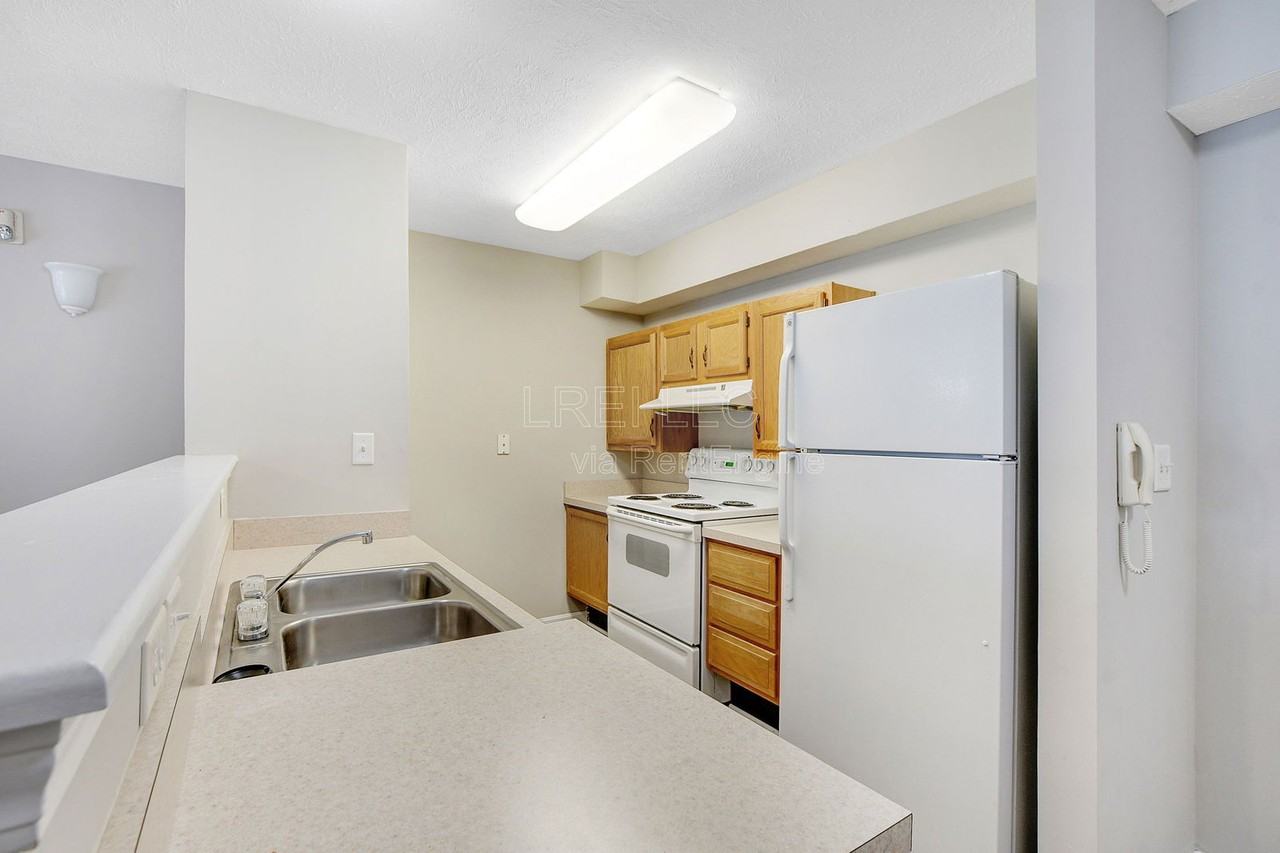 2132 Rowan St #106 - Photo 5 of 15