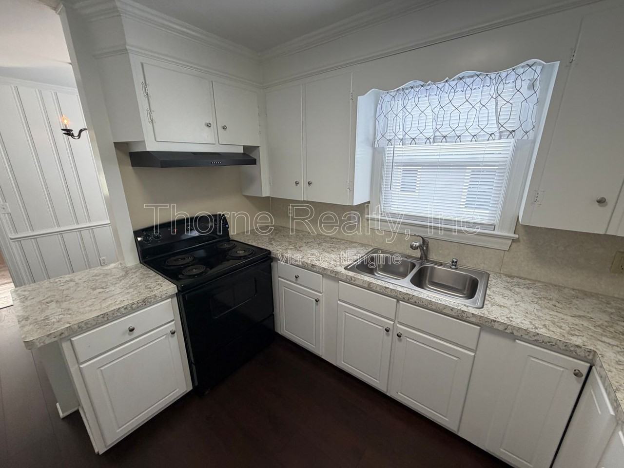 1228 Griffin St - Photo 4 of 13