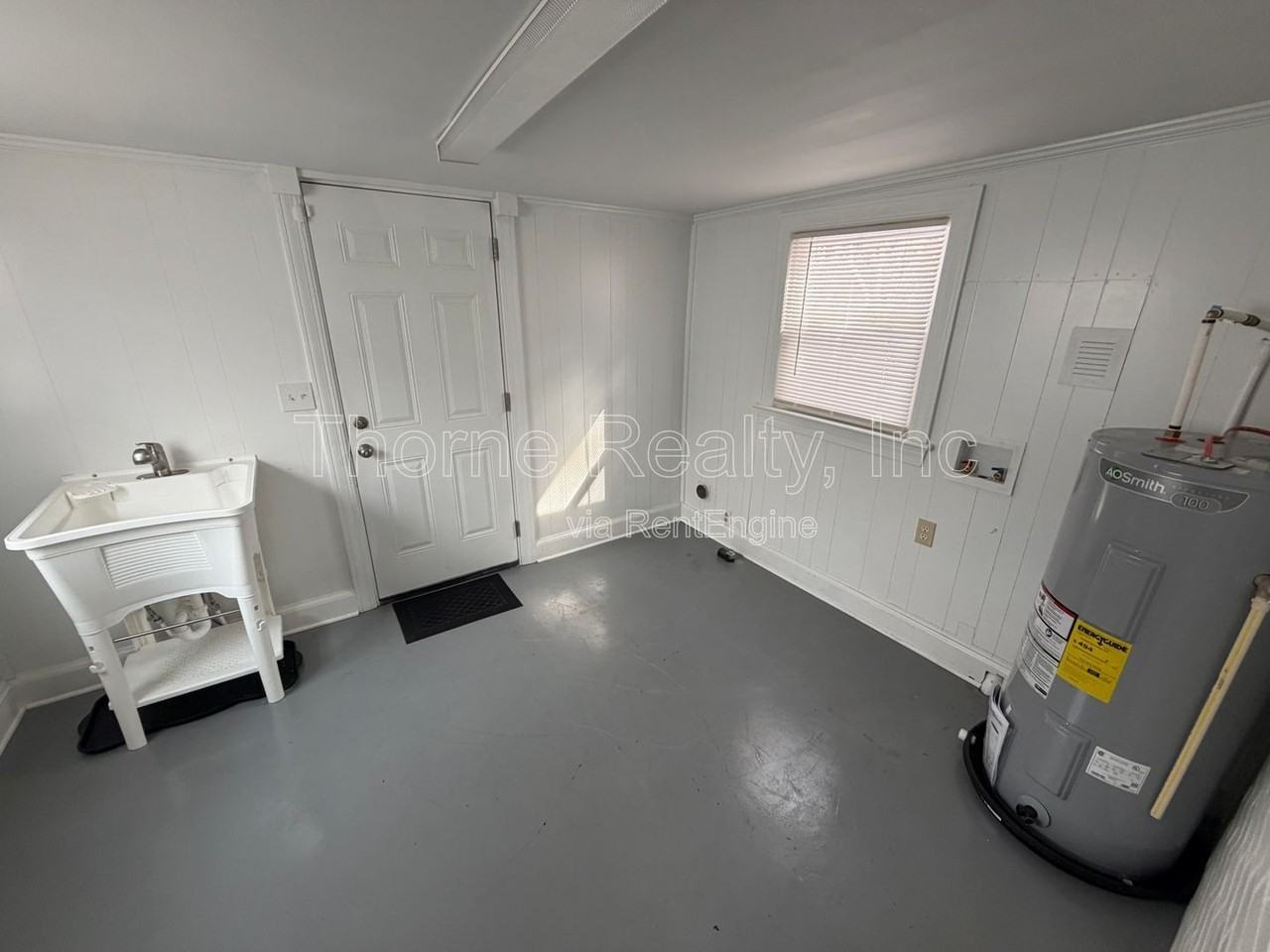 1228 Griffin St - Photo 5 of 13