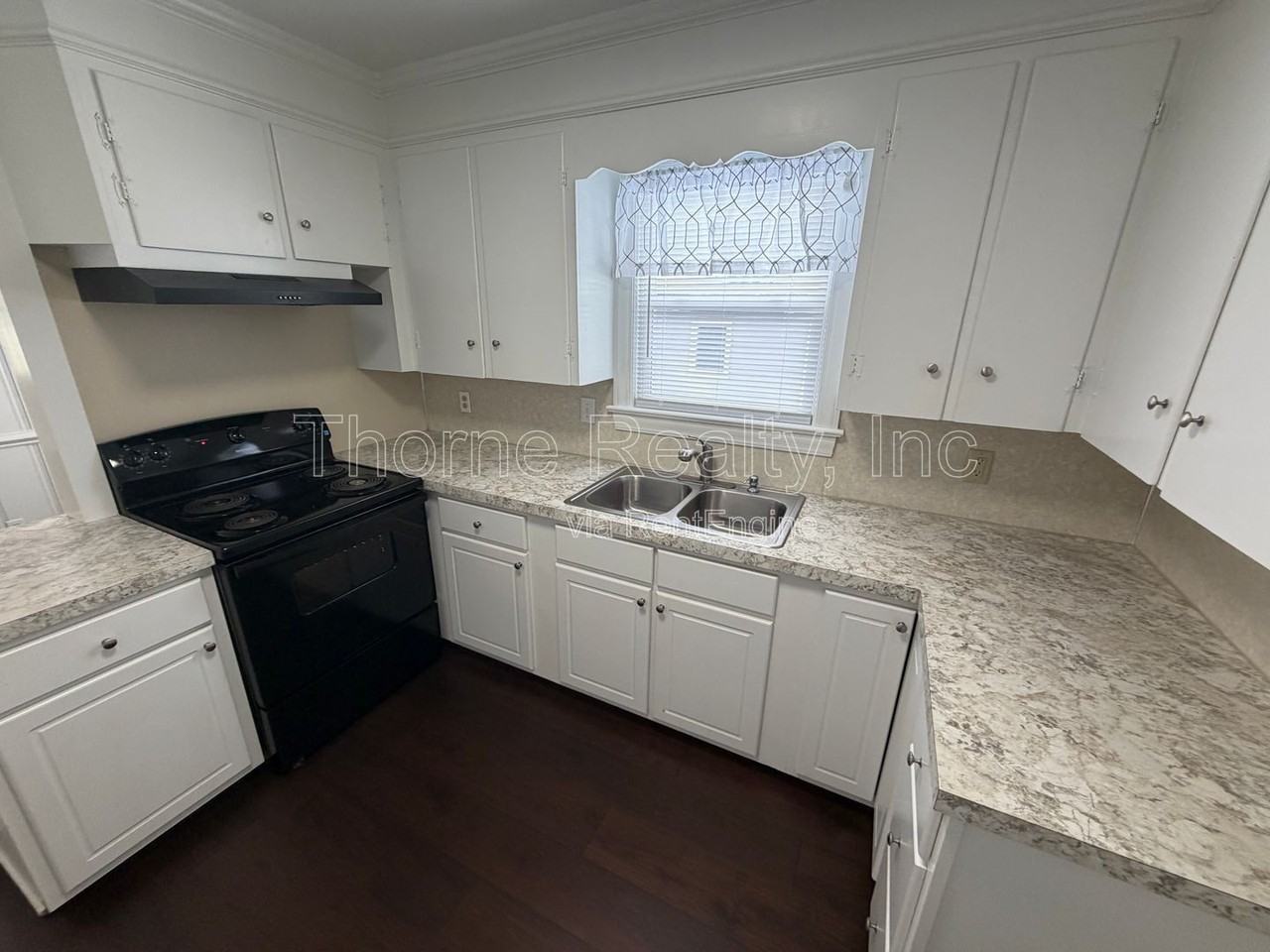 1228 Griffin St - Photo 7 of 13