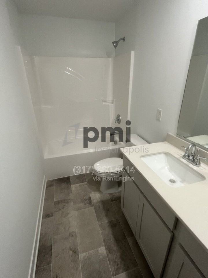 10819 Gate Cir - Photo 7 of 46