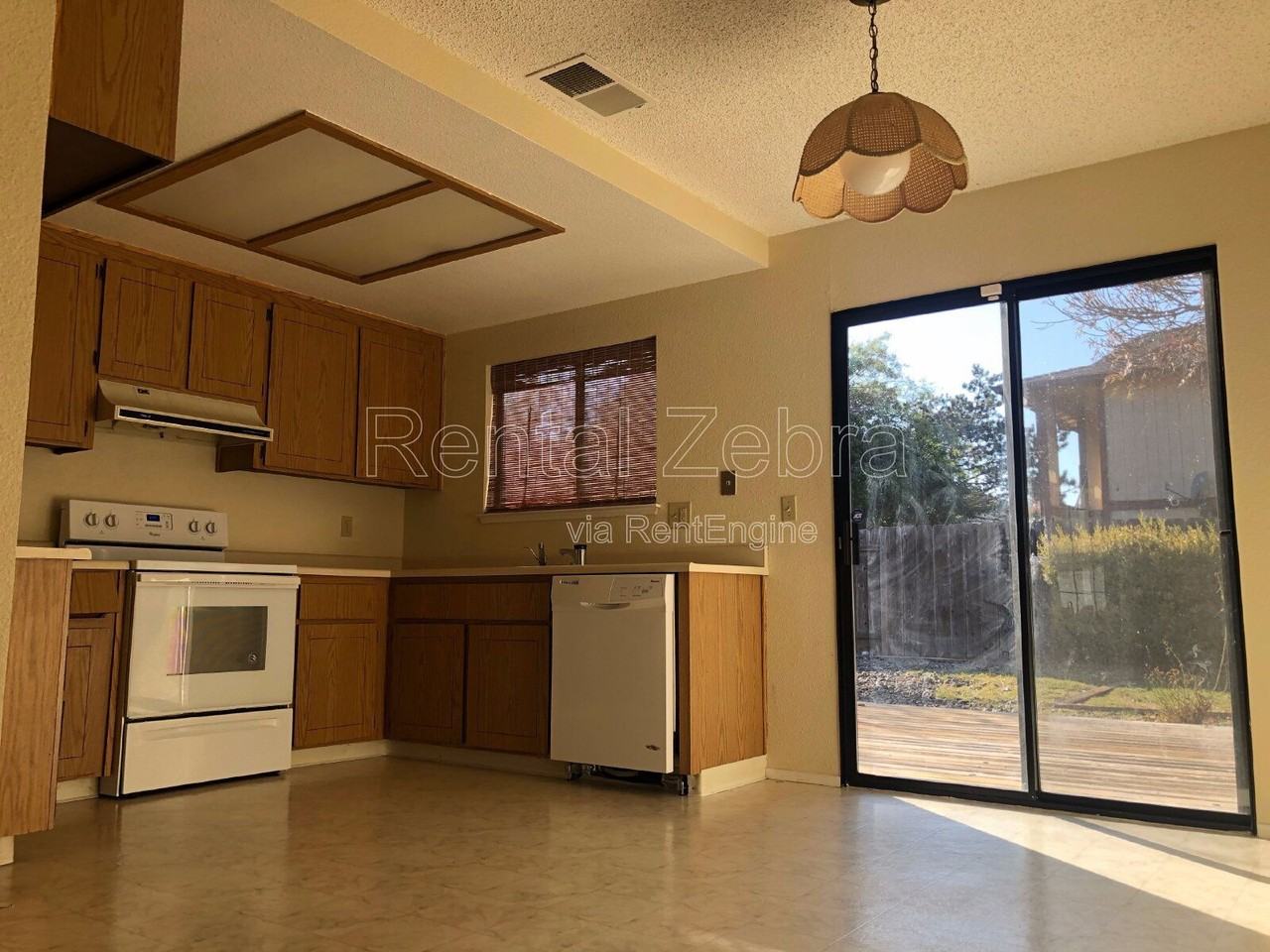 1891 Santa Monica St - Photo 5 of 26