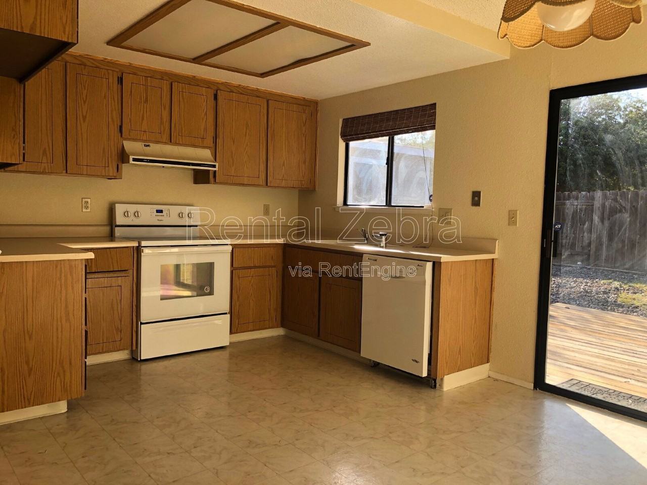 1891 Santa Monica St - Photo 6 of 26