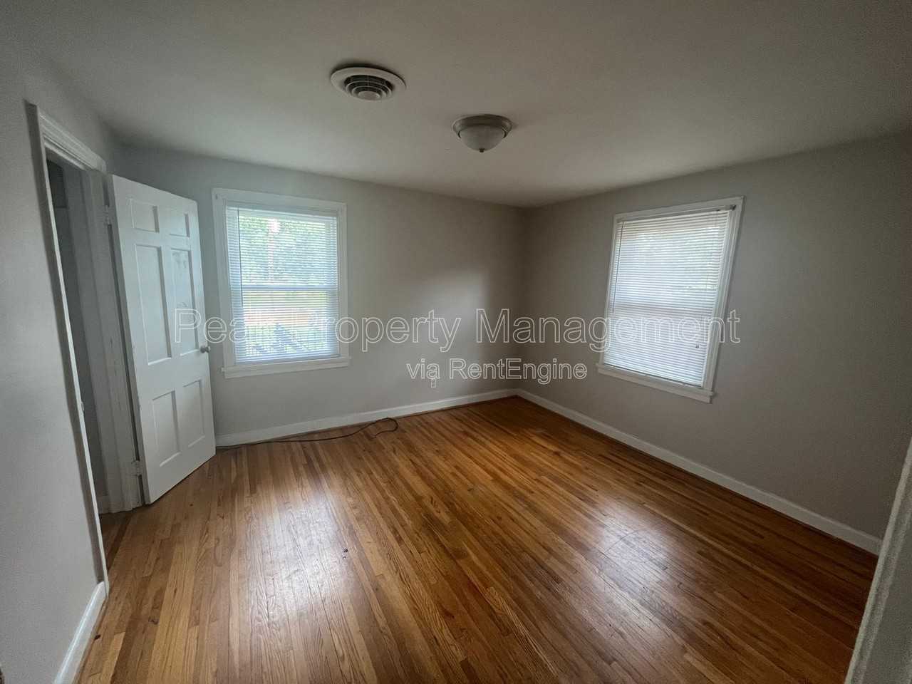 4913 Chamberlayne Ave #3 - Photo 7 of 8