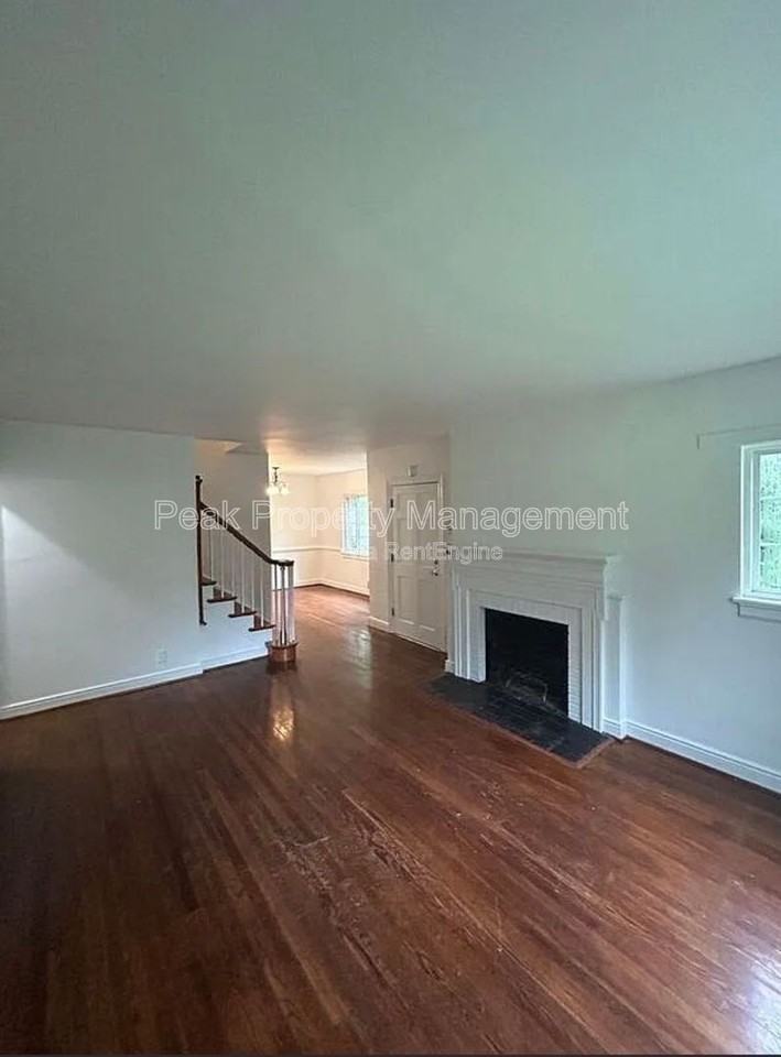 7501 Tanglewood Rd - Photo 3 of 8