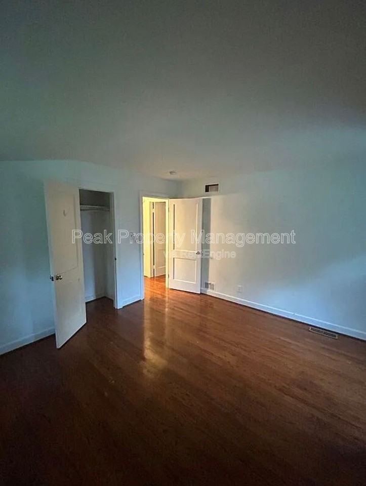 7501 Tanglewood Rd - Photo 6 of 8