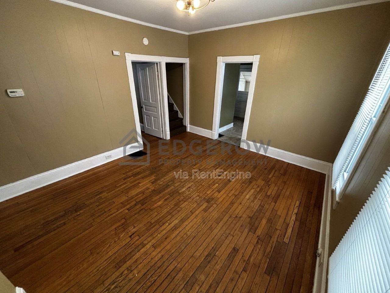 1010 Helen St Ne - Photo 2 of 10