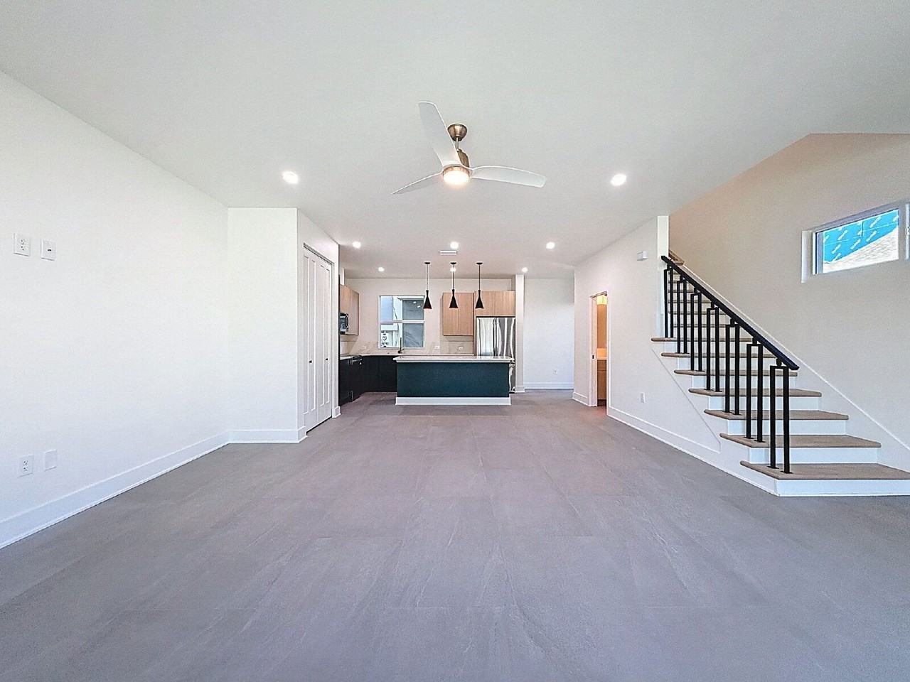 340 14th St N - Photo 3 of 43