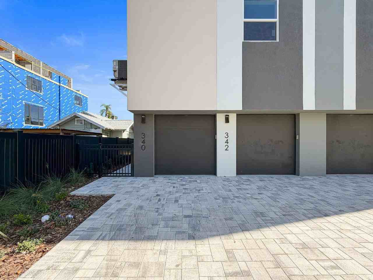 340 14th St N - Photo 5 of 43