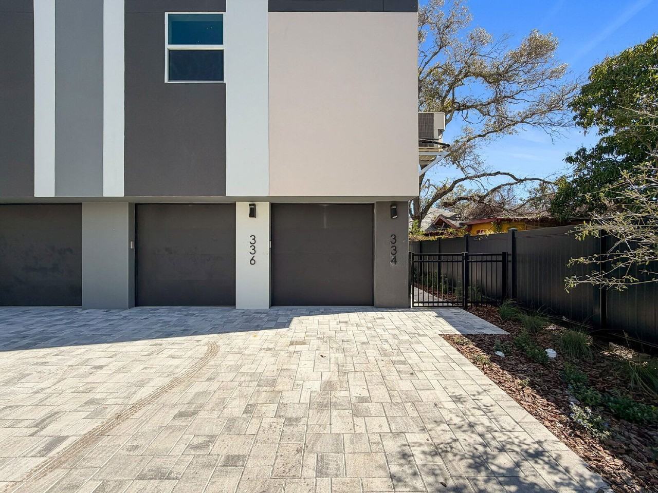 334 14th St N - Photo 4 of 43