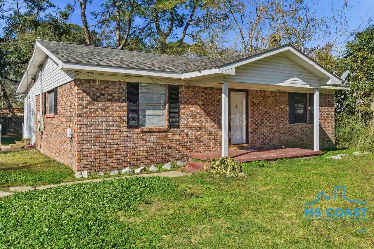 3007 Meteor St - Photo 2 of 19