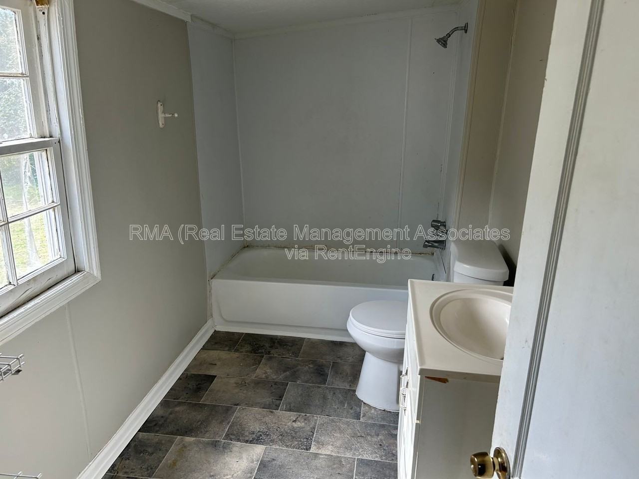 618 Hammock St - Photo 3 of 6