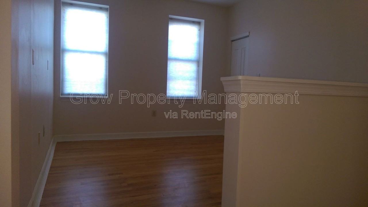 1518 Parrish St #2 - Photo 3 of 8