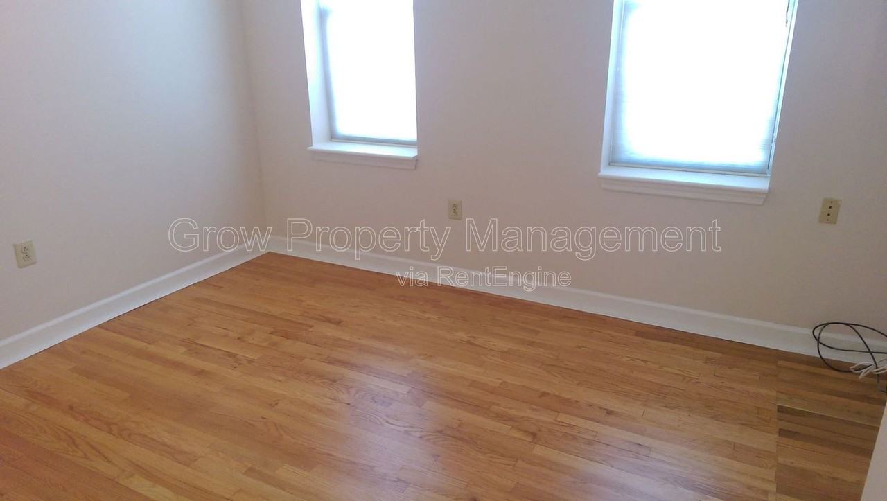 1518 Parrish St #2 - Photo 4 of 8