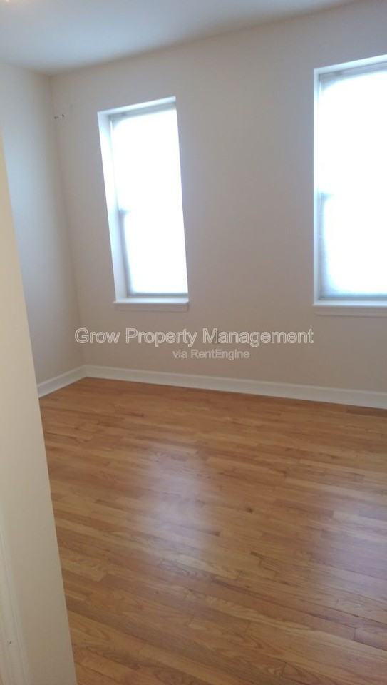 1518 Parrish St #2 - Photo 5 of 8