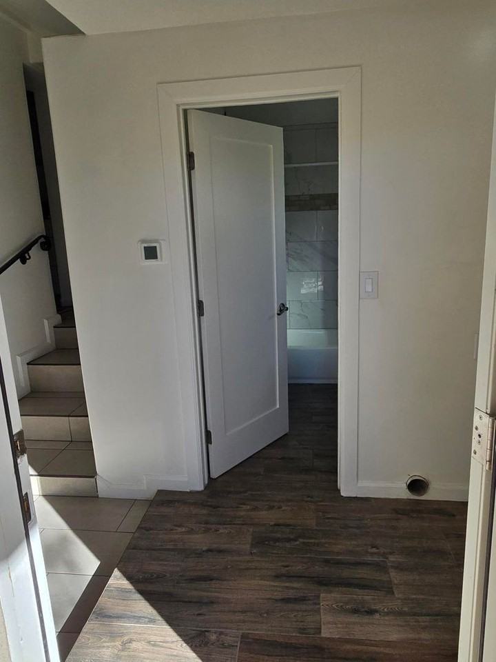 332 W Illinois St #3 - Photo 4 of 27