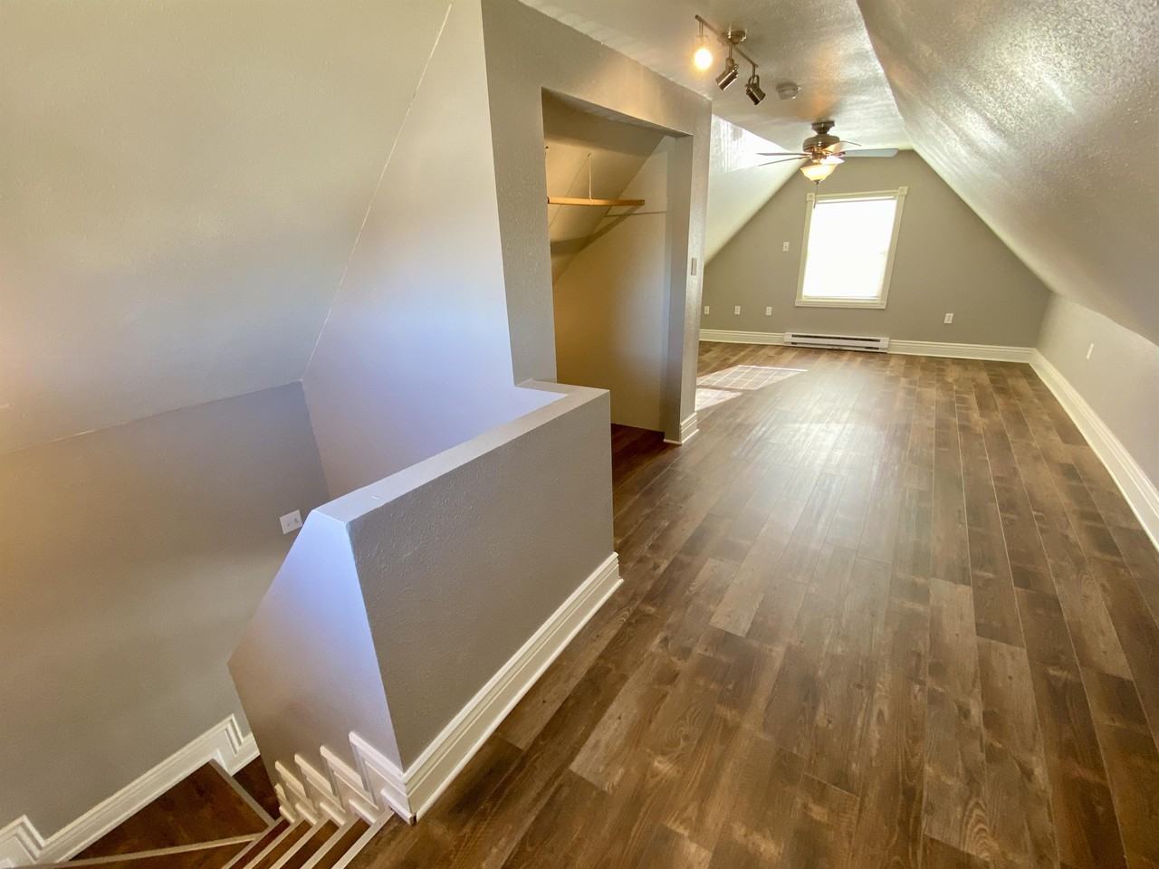 955 5th St - Photo 6 of 21