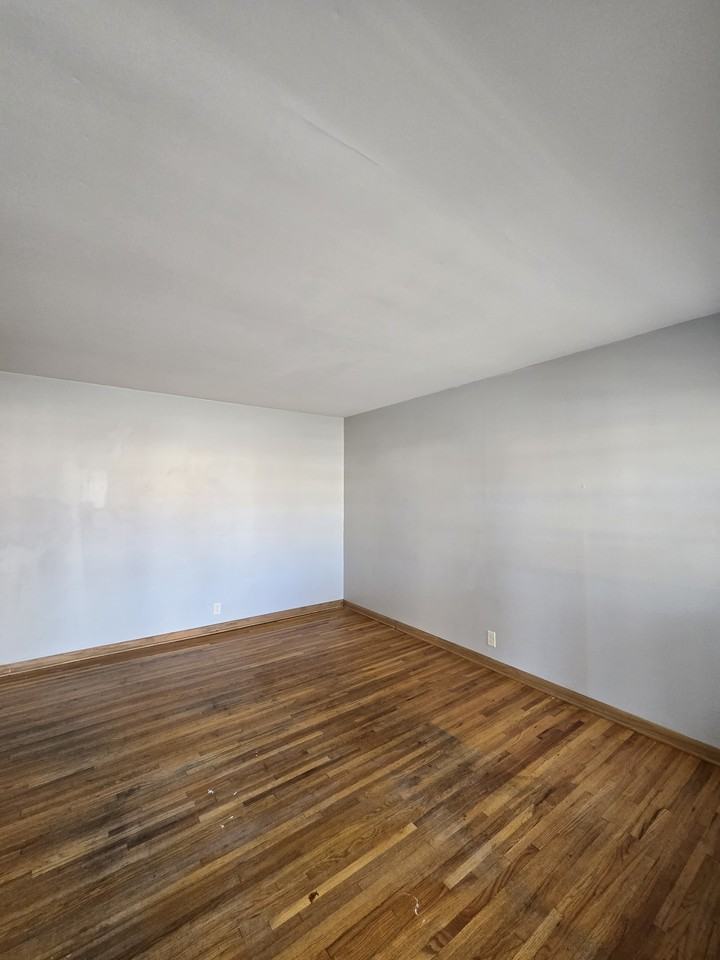 3003 E Funston St - Photo 7 of 20