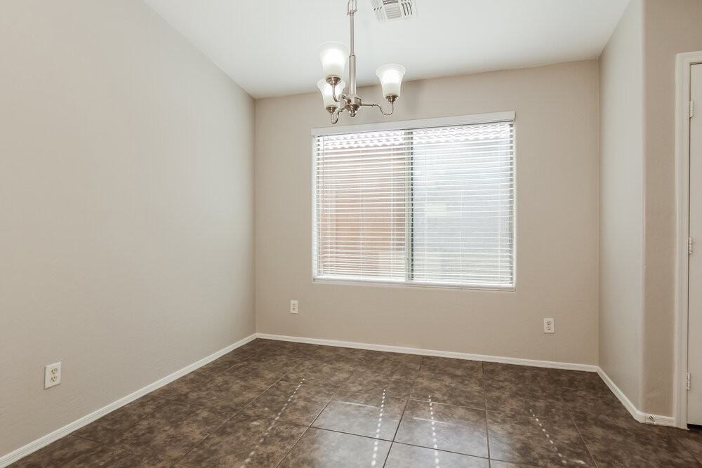 5727 S 17th Ave - Photo 6 of 16