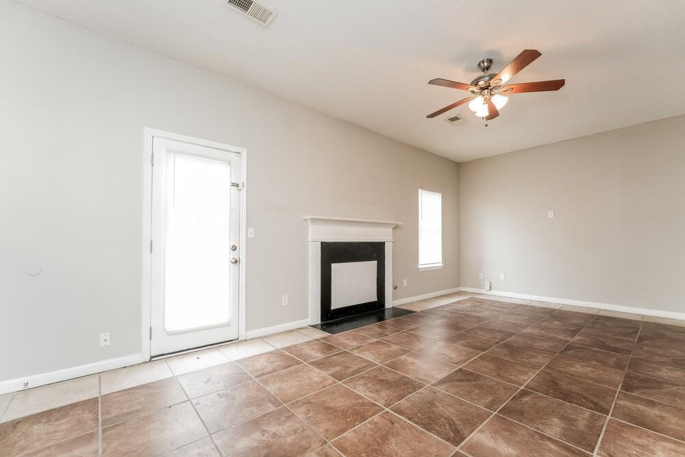 3735 Salem Chapel Dr - Photo 5 of 17