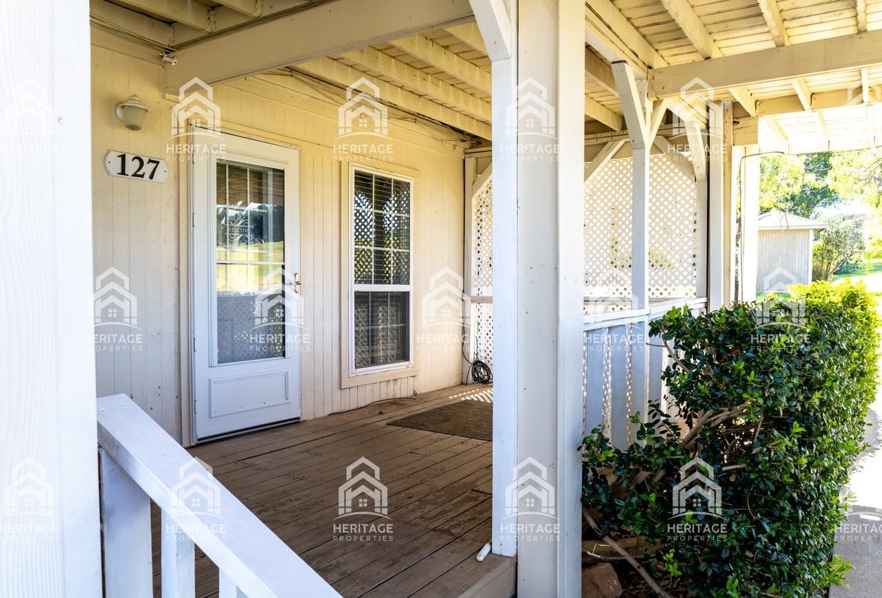 91 Runaway Bay Dr #127 - Photo 2 of 18