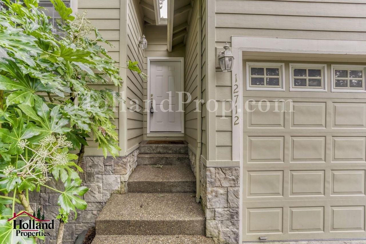 12712 Sw Rocky Mountain Ct - Photo 3 of 29