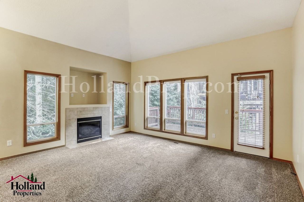 12712 Sw Rocky Mountain Ct - Photo 4 of 29