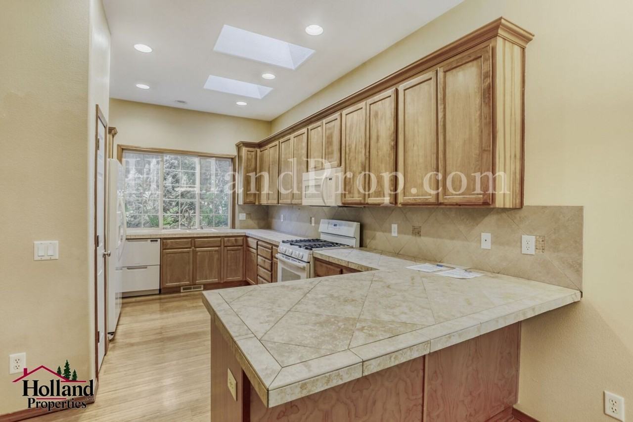 12712 Sw Rocky Mountain Ct - Photo 6 of 29