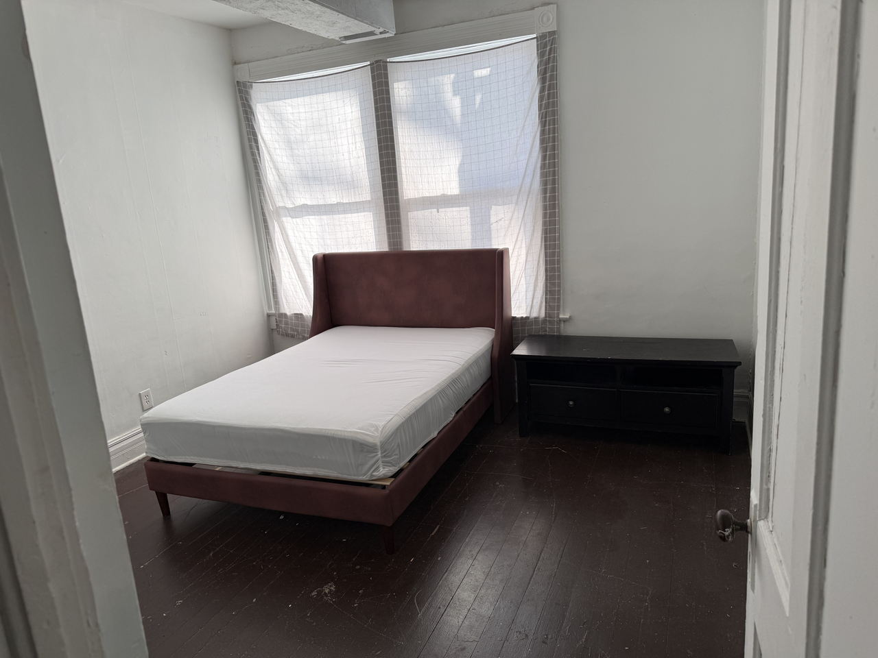 525 Pennsylvania Ave #1 - Photo 3 of 9