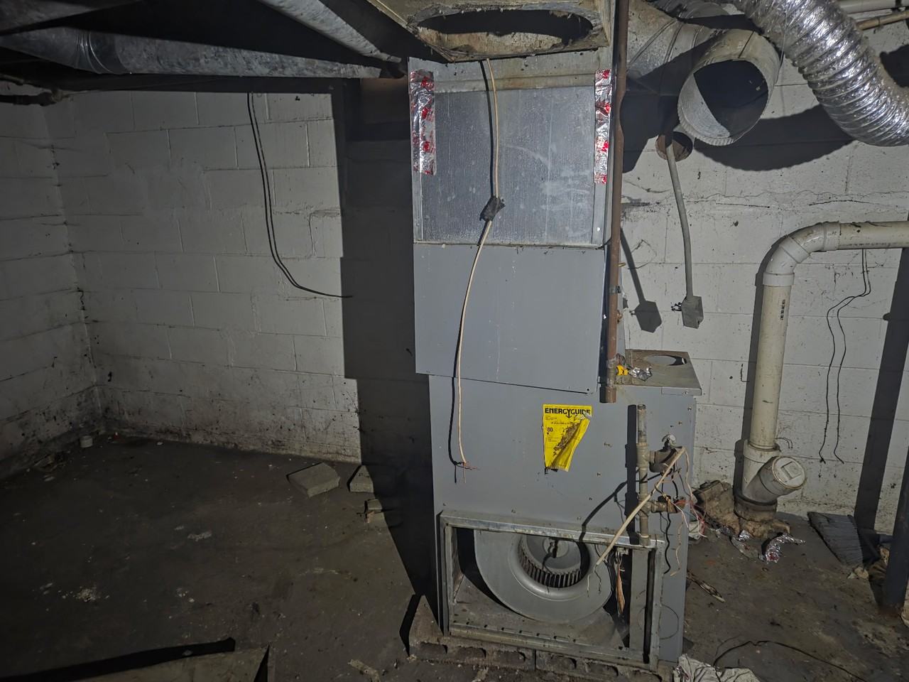 1779 E Hickory St - Photo 3 of 24