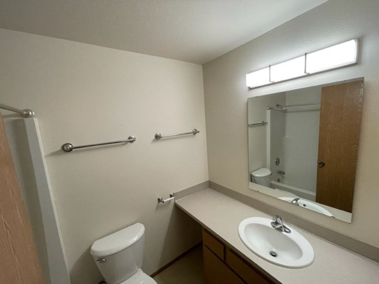 (1K) Kristine Apartments - Photo 4 of 26