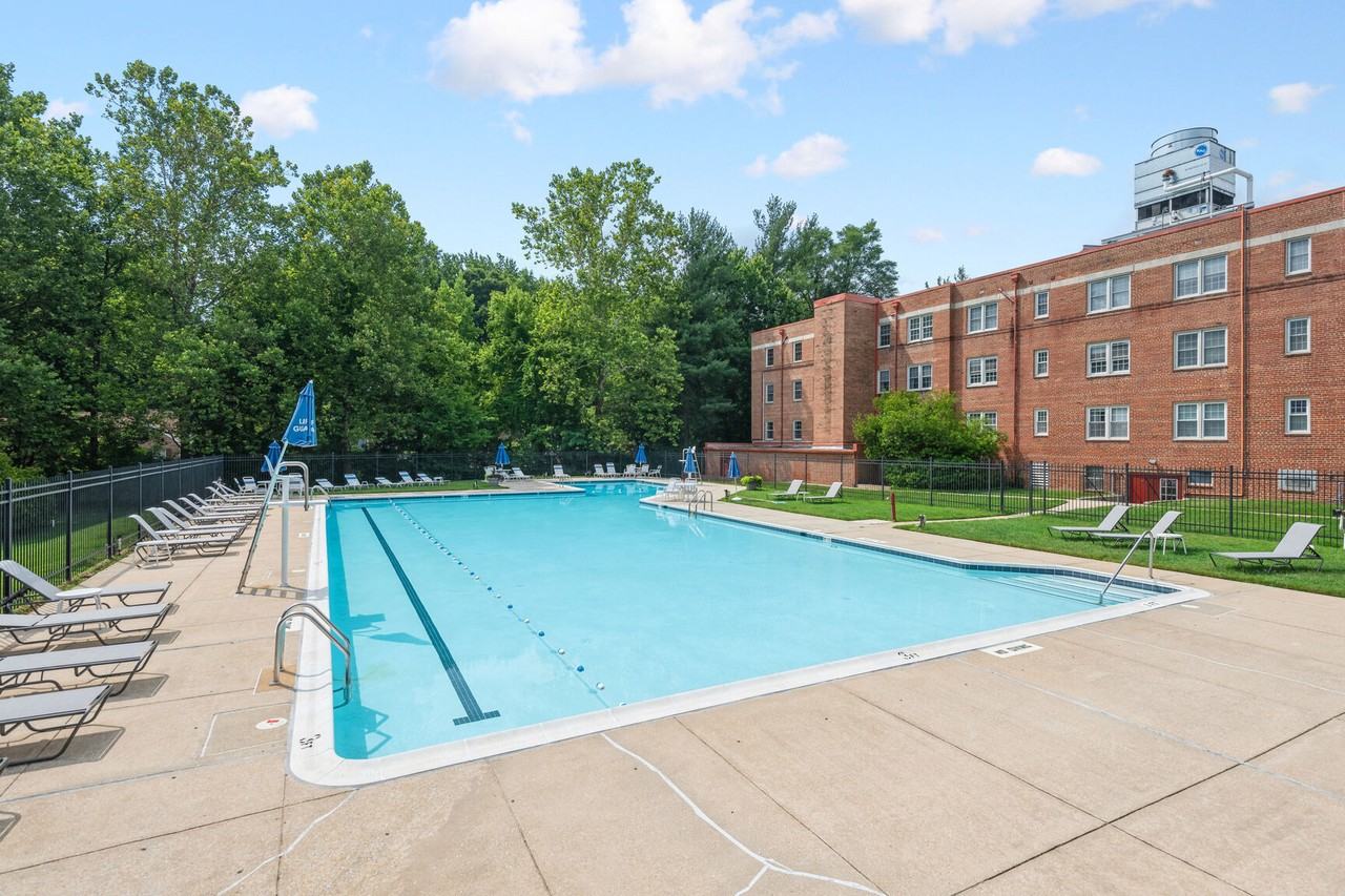 2202 Washington Ave #302 - Photo 2 of 27